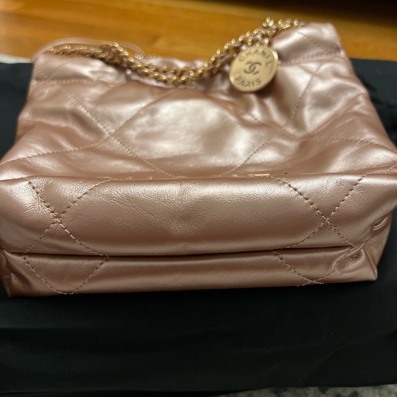 BNIB Sold Out Everywhere Chanel Mini 22 Rose Gold!!! Must have bag!! - Picture 5 of 8